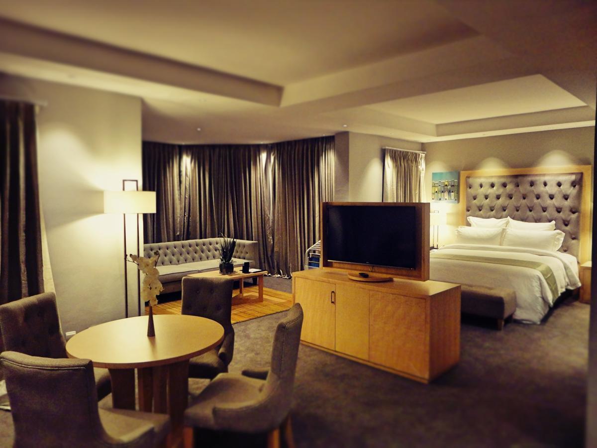 The Grand Palace Hotel Singine Room photo